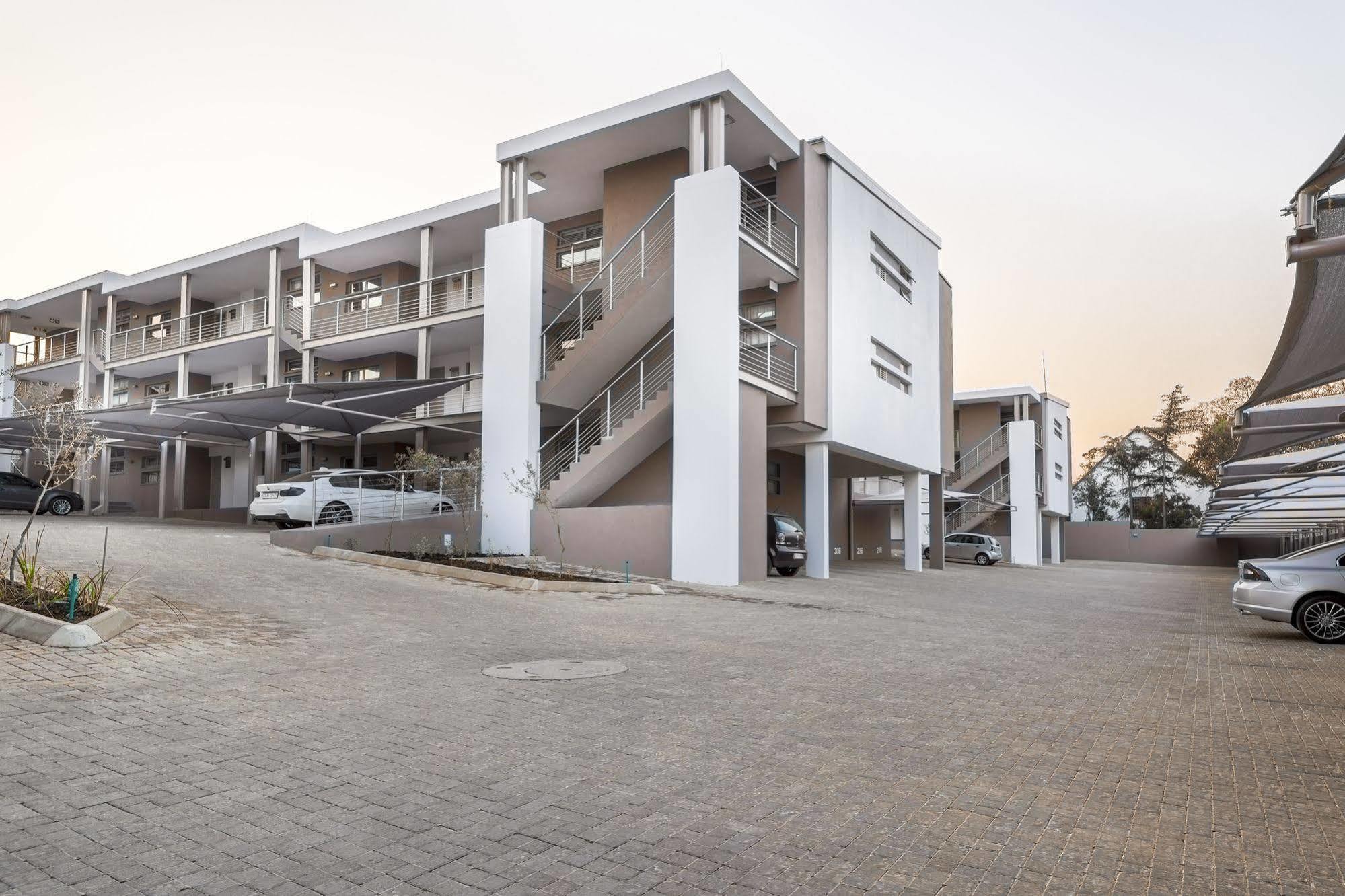 C.A.G - Upper East Side Apartment Sandton Bagian luar foto